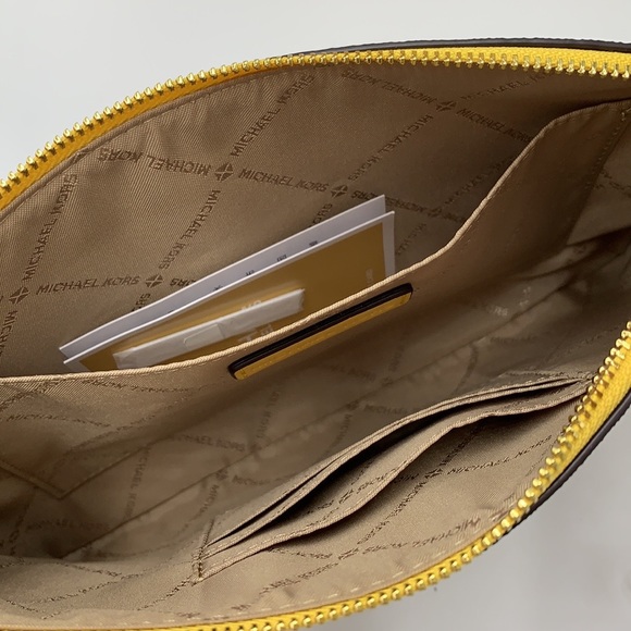 Michael Kors Jet Set LG 2 in 1 card case wristlet Wallet DAFFODIL SIGNATURE - Picture 15 of 16